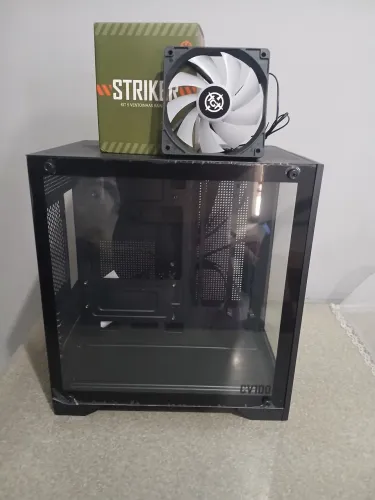 Gabinete gamer aquário
