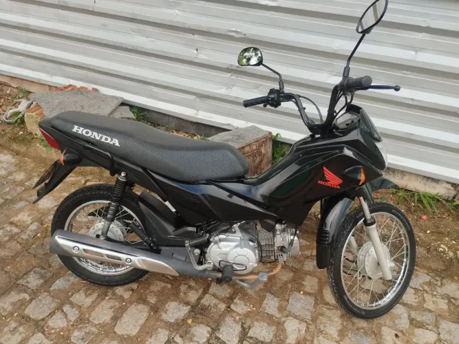 Vendo pop 110 toda 2023 2 pneus novos relação nova n precisa de ND só pegar e rodar 