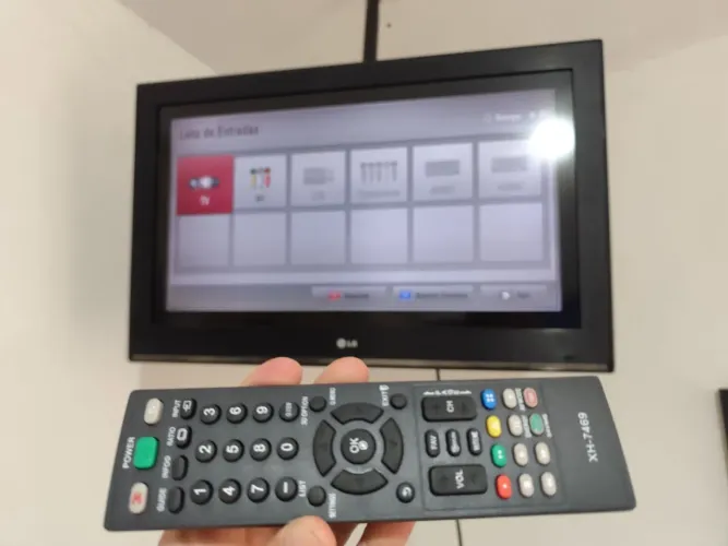 TV LG 32" LCD - Modelo 32CS460