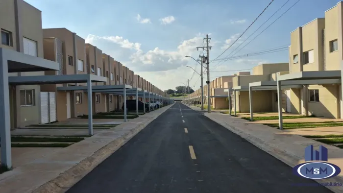 Casa em Condomínio à Venda em Hortolândia-SP 2 quartos, 2 suítes, 1 sala, 3 banheiros, 2 v