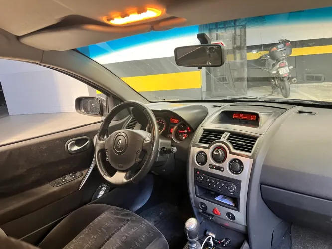 Renault Megane Sedan Dynamique 2.0 16V Mec. 2008