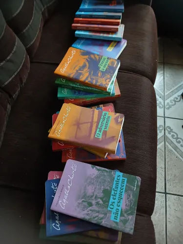 24 livros Agatha Christie