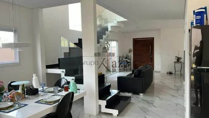 Oportunidade - Casa em Condomínio - Residencial Floradas do Paratey - Urbanova - 3 Dormitó
