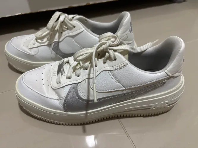 Tênis Nike Flat Form