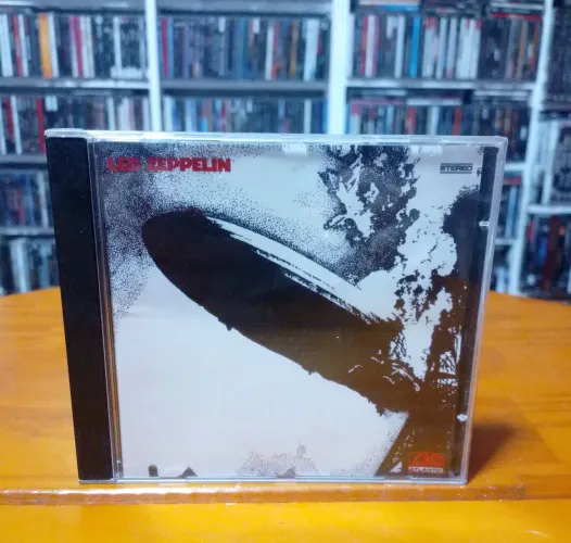 CD - 1° LED ZEPPELIN (REMASTERIZADO) - NACIONAL- Usado em excelente estado.
