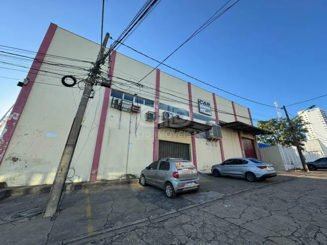 Salão Comercial com 860m² no Bosque da Saúde