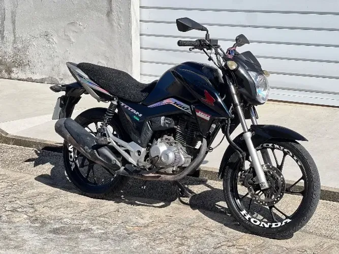 Troco Titan 160 2018 Mais nova da cidade leia