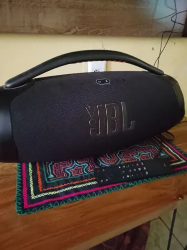 JBL bomboox 3 sem defeito