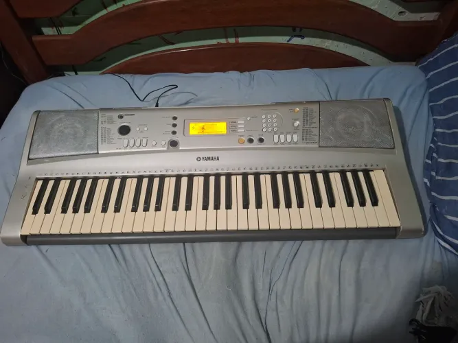 Teclado yamaha psr-E313 (ler descrição)