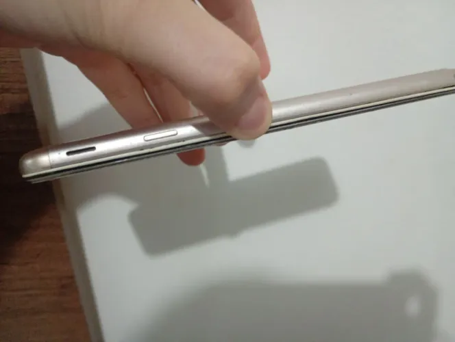 Sucata Samsung J7 Prime - Placa Mãe Viva (Vibrando ao Ligar)