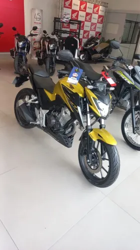 CB300F Twister Dourada Novinha