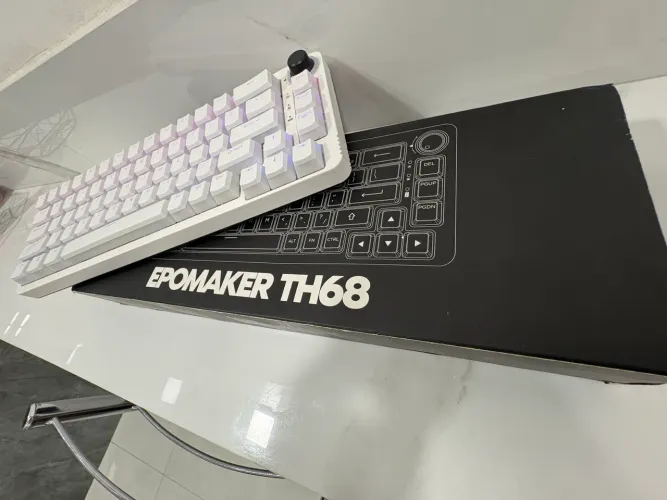 Teclado Mecânico Epomaker TH68 sem fio