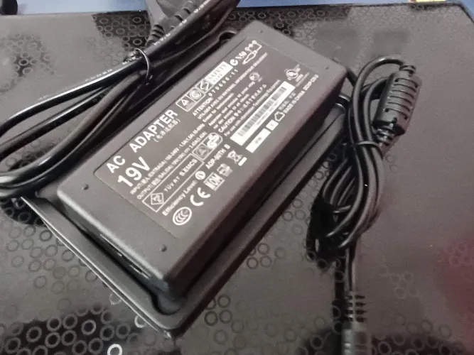 Fonte Carregador Notebook 19V 3.42A 65W