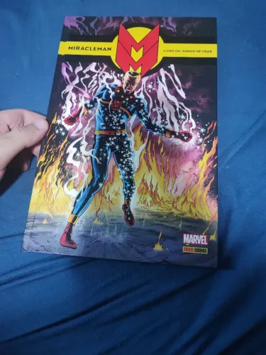 Hq Miracleman capadura nova