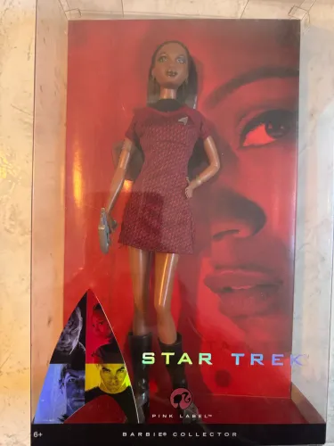 Barbie Star Trek Lieutenant Uhura, da série Pink Label, lançada para colecionadores