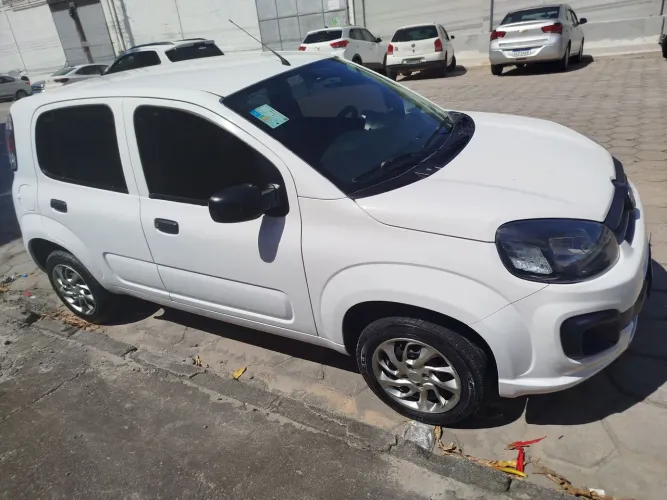 Fiat Uno Attractive 1.0 EVO Fire Flex 8V 5P 2021