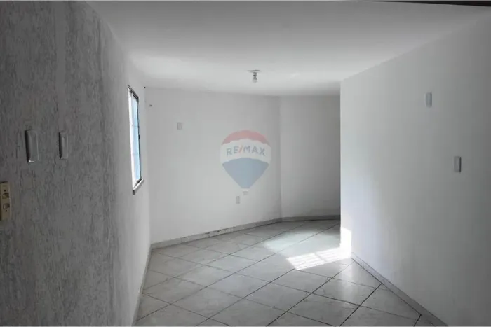 Alugo loja comercial em Itinga com 130 m².
