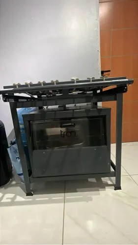 Fogão industrial com forno