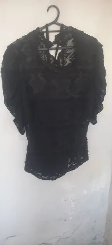  Blusa preta