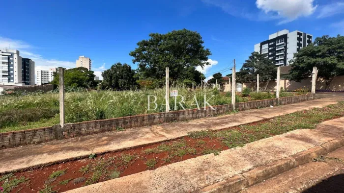 Terreno à venda, 1260 m² por R$ 2.520.000,00 - Zona 08 - Maringá/PR