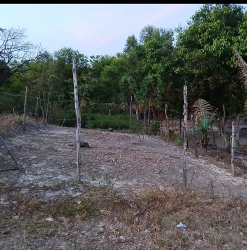 Vende-se este terrreno