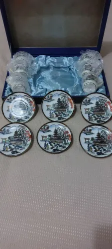 Jogo de xicaras antigas.