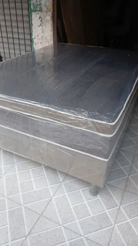 Cama box casal de molas com lâminas de espuma ad,45 conjugada só R$1000,00