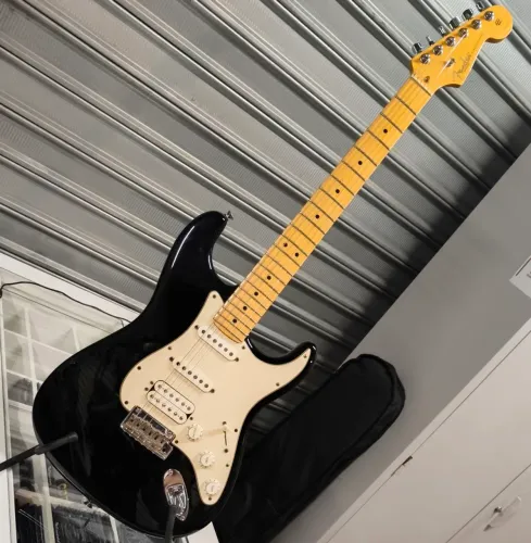 Guitarra Fender Stratocaster American standard + case original