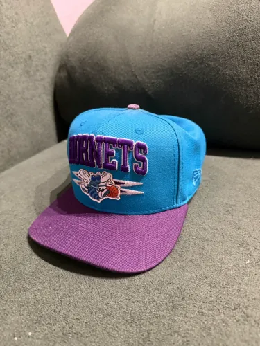Boné Charlotte Hornets anos?90 nostalgia LINDO!