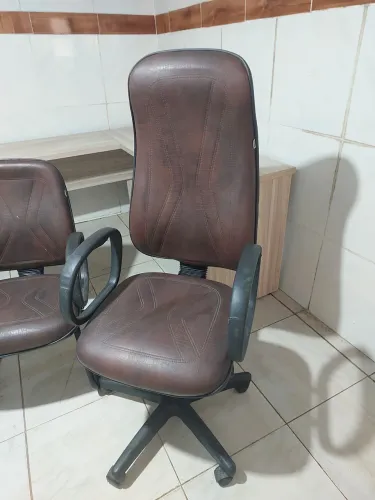 Conjunto de cadeiras para Escritório com mesa em L 