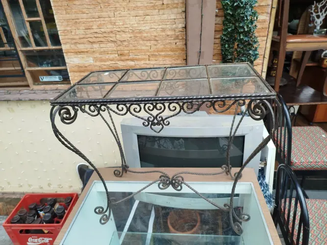 Mesinha de ferro