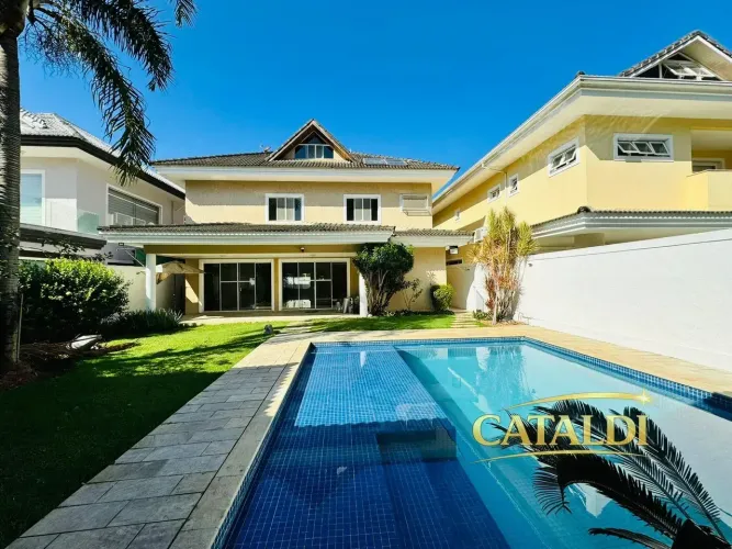 Casa à venda no condomínio Quintas do Rio, 4 suítes, área de lazer, piscina, Barra da Tiju