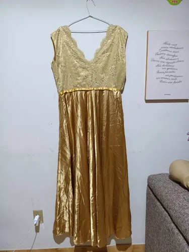 Vestido de festa longo dourado Plus size
