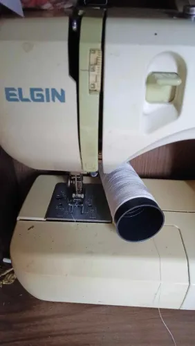 Maquina de costura elgin