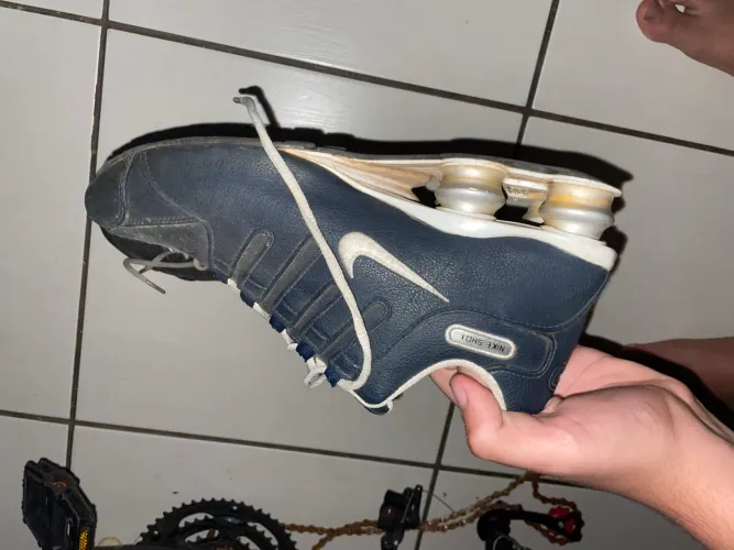 Nike shox original para coleção (usado,com marcas aparentes)