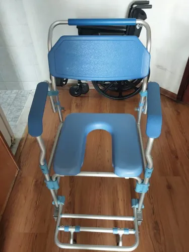 Cadeira de Banho em Alumínio até 150 Kg Assento 42 cm D60 Dellamed