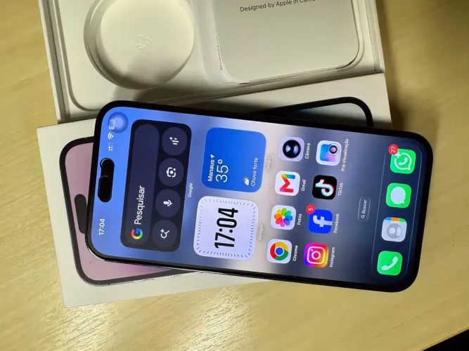 iPhone 14 Pro Max 256GB Roxo, muito bem conservado e com desempenho impecável.