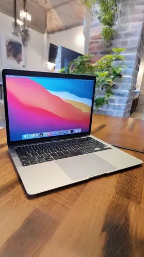 Apple MacBook Air M1 256GB SSD 8GB RAM Cinza Espacial