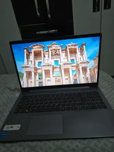 Notebook Lenovo i3 256GB