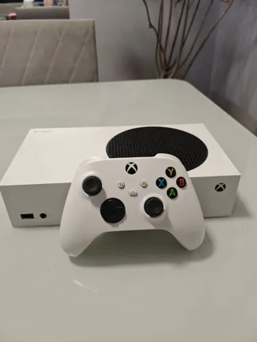 Xbox One S + 2 Controles