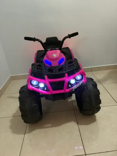 Quadriciclo Elétrico Infantil Rosa e Preto 12V - ZiguiZum Cars