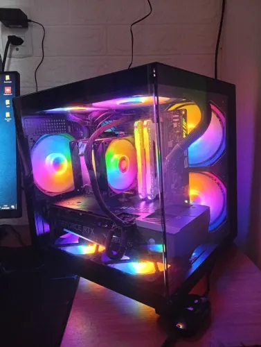 PC gamer roda os jogos atual Alto e Ultra / Pego console + Volta