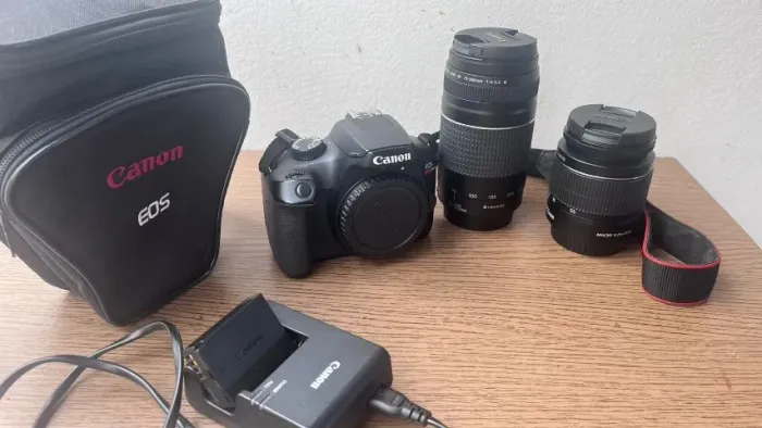 CAMERA FOTOGRAFICA CANON EOS REBEL T100 - lentes e acessórios