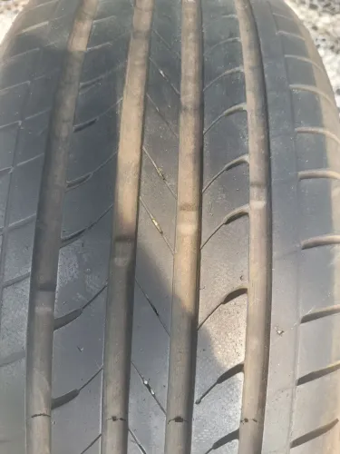 1 Pneu 205 / 55 R16