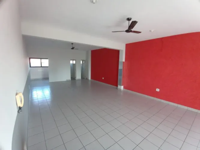 Sala 87,42m² sobre loja para locação no bairro Vila Pavan em Americana SP R$ 1.500,00