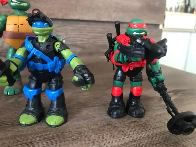 Bonecos Tartaruga Ninja, Leonardo e Raphael, em perfeito estado. Escolha 1 ou mais.