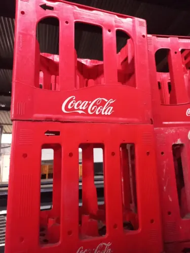 Engradado de vasilhame coca cola