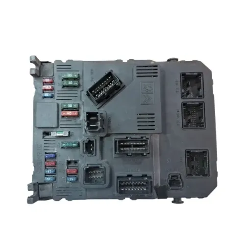 Caixa de fusível Peugeot 206/207 1.4 1.6 2004/12