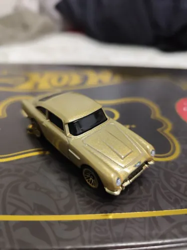 Aston Martin - Hot Wheels 
