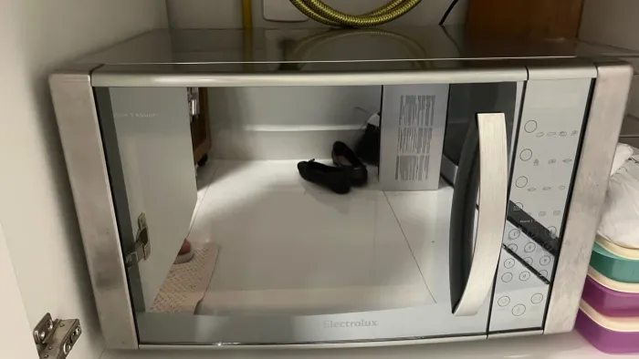 Micro-ondas Electrolux 31L (VALE R$1.400)